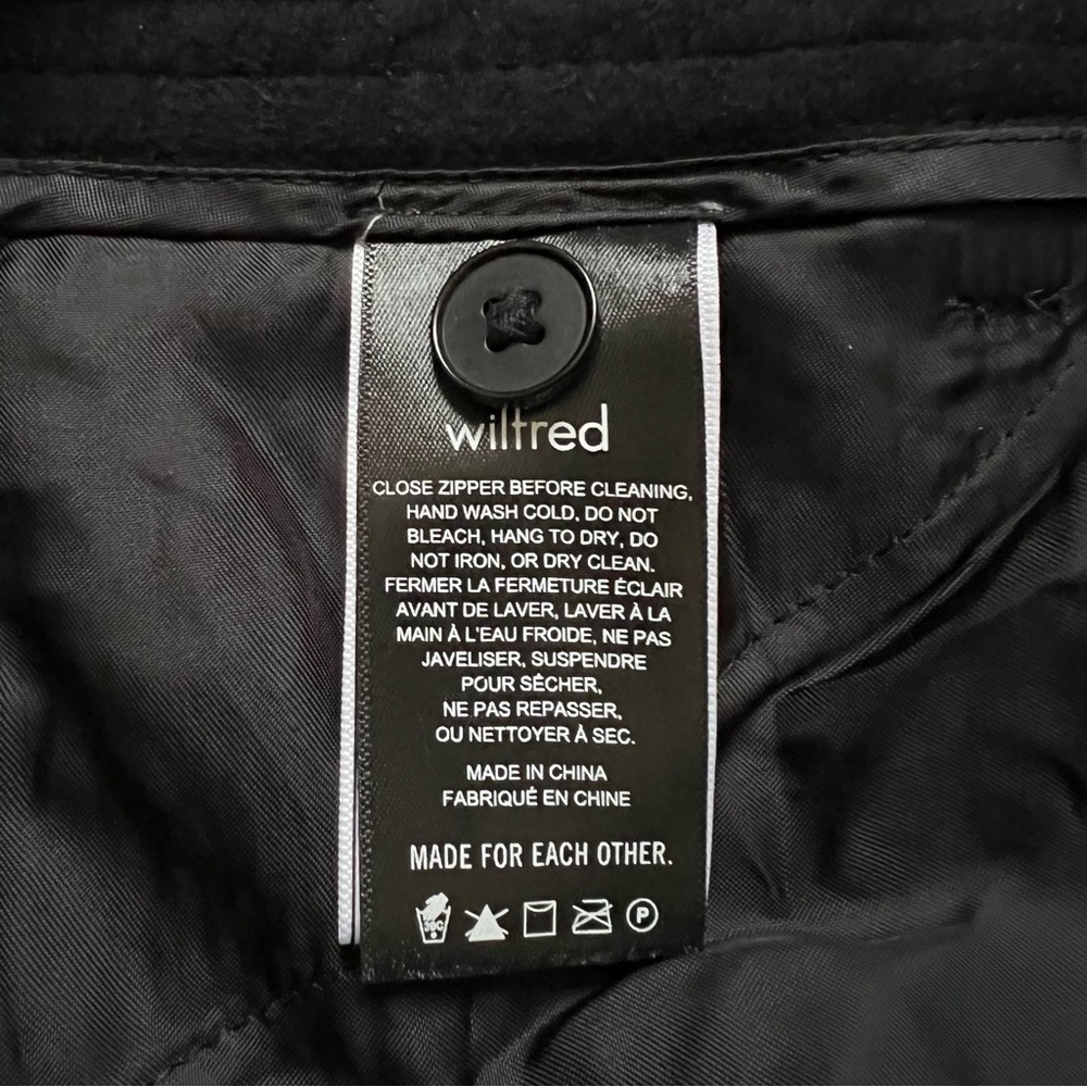 Aritzia Wilfred Funk High Rise Glossy Vinyl Vegan Leather Pants in Black - Sz 4 - Picture 11 of 16